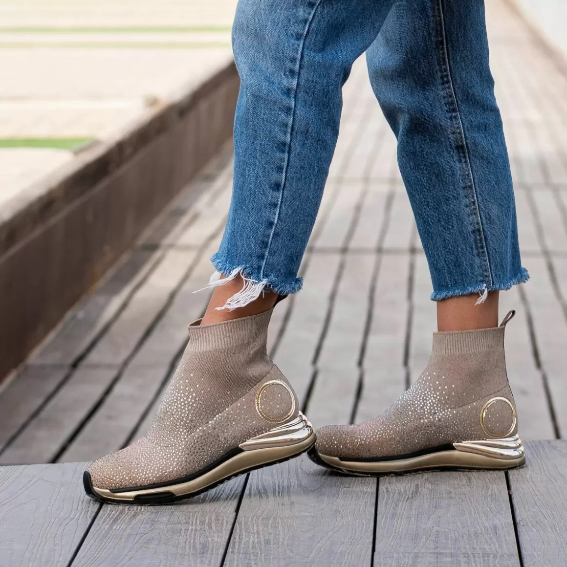 Exe Shoes Botinhas>Estilo Meia Y2315-H05 Em Dourado Com Brilhantes