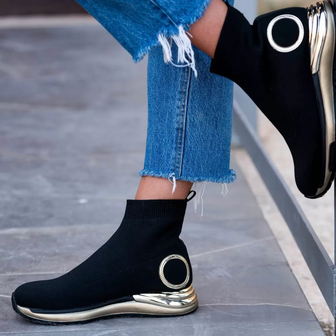 Exe Shoes Botinhas>Estilo Meia Y2315-H307 Em Preto Com Detalhes Dourados